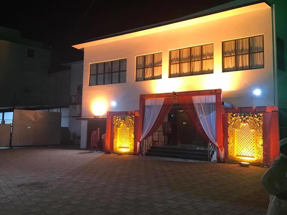 Royale Inn Vapi Esterno foto
