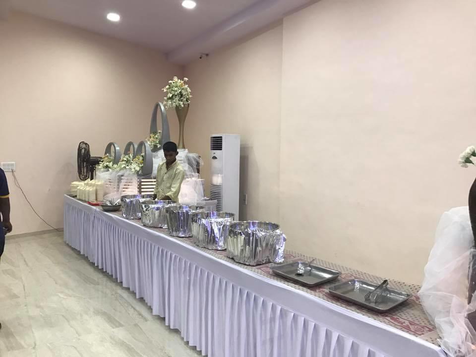 Royale Inn Vapi Esterno foto