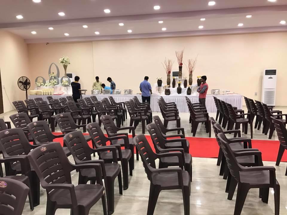 Royale Inn Vapi Esterno foto