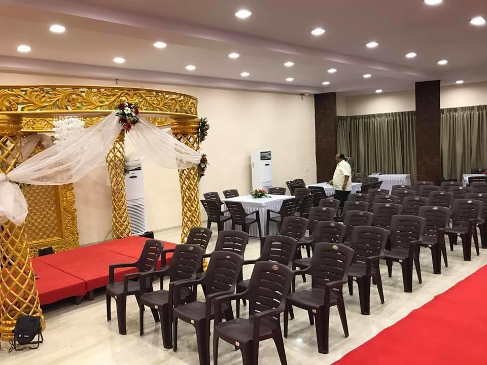 Royale Inn Vapi Esterno foto