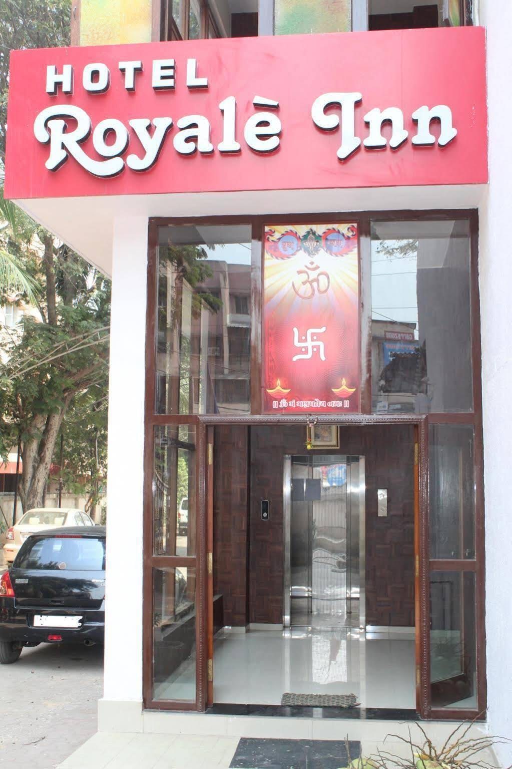 Royale Inn Vapi Esterno foto